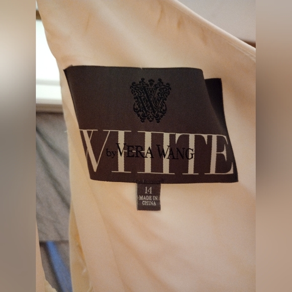 Ivory Organza White by Vera Wang for David's bridal - Picture 4 of 16